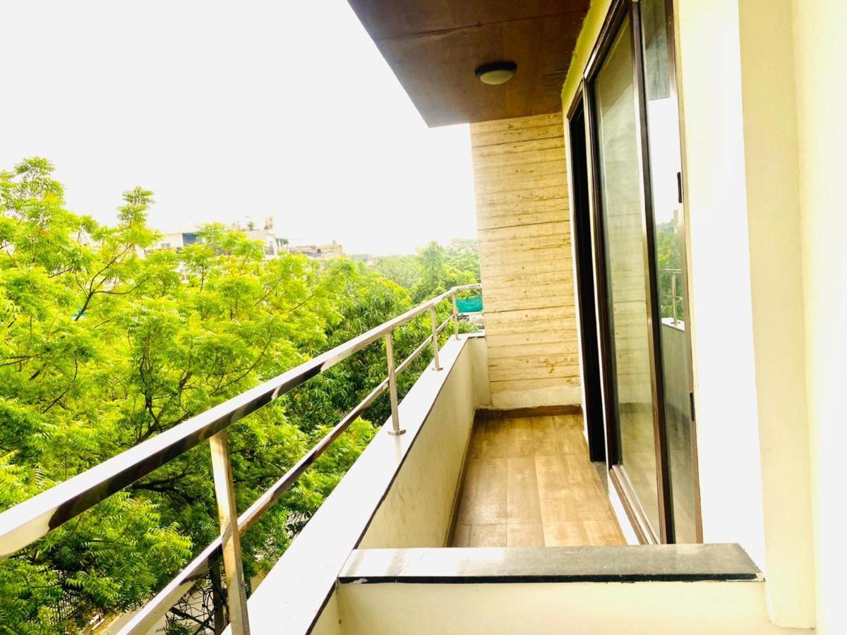 Qotel Hotel Rajouri Garden Above Ritu Marbles, Near Rajouri Garden Metro Station-Couple Friendly Ню Делхи Екстериор снимка